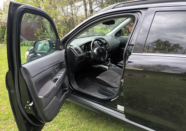Mitsubishi Outlander cena 37500 przebieg: 142000, rok produkcji 2013 z Stepnica małe 137